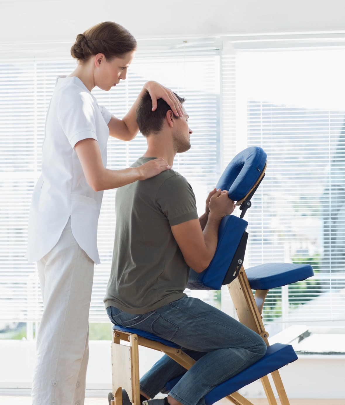 (Posture Correction Therapy) How Posture Correction Therapy Helps You Feel Better