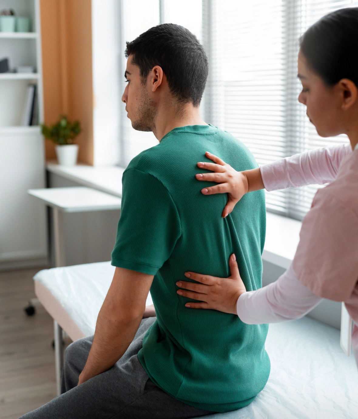 (Spinal Decompression Therapy) Signs You May Need Spinal Decompression Therapy