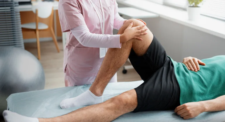 benefits of choosing Home Physiotherapy for Knee Pain