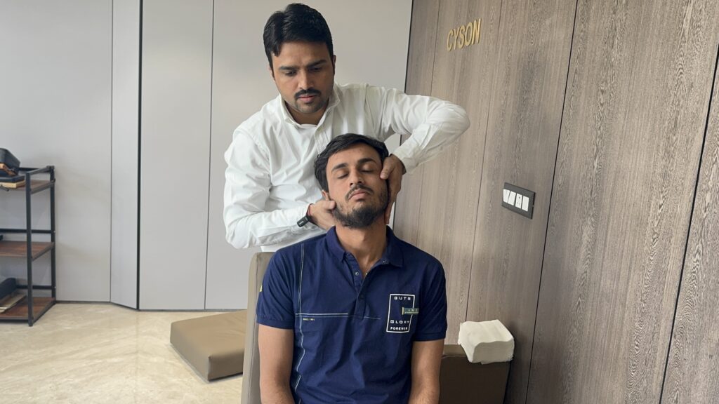 Cervical Spondylosis: व्यायाम और उपचार की पूरी गाइड